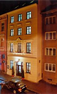 Beskiden:  Das Hotel Iberia befindet sich in Opava in der Tschechische...