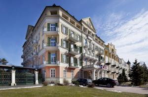 Westböhmische Kurorte:  Das Hotel Pawlik begrüßt Sie im Zentrum von Františkovy ...