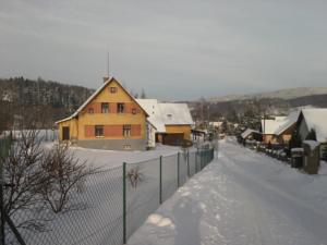 Baude U Hřiště in Mníšek (ehem. Einsiedel im Isergebirge)