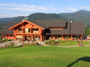 Beskiden:  Das Green Inn Hotel erwartet Sie im Dorf Ostravice, inmitte...