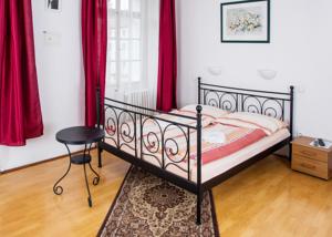 Hotel Charles Bridge Bed And Breakfast in Prag