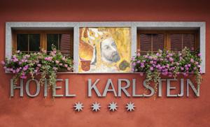 Mittelböhmen:  Das Hotel Karlštejn genießt eine erhöhte Lage, nur 100 m...