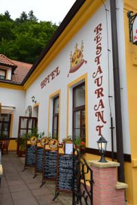 Mittelböhmen:  Das Hotel Koruna befindet sich 150 Meter von der alten Burg...