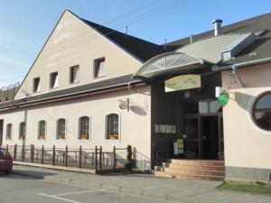 Hotel Le Café in Pohořelice (ehem. Pohrlitz)