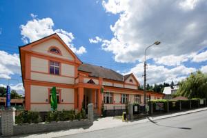 Hotel Lidový Dům in Řevnice (ehem. Rewnitz)