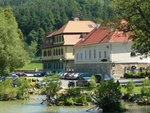 Hotel Lovecký Zámeček in Buchlovice (ehem. Buchlowitz)