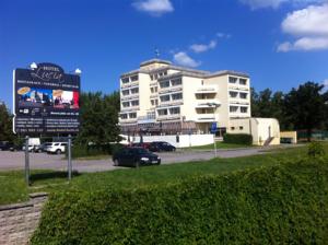 Südböhmen:  Dieses Hotel im Zentrum von Veseli nad Lužnicí bietet kos...
