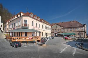 Südböhmen:  Das im Zentrum von Hluboká nad Vltavou gelegene Hotel Podh...