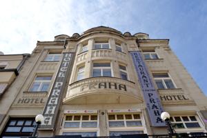 Isergebirge:  Das renovierte Hotel Praha empfängt Sie in einem Jugendsti...