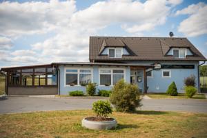 Hotel-Restaurant U Švábků in Dlouhý Újezd (ehem. Langendörflas)