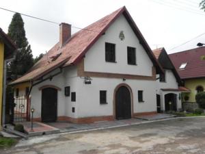 Hotel Vinný Sklípek U Nováků in Vrbovec (ehem. Urbau)