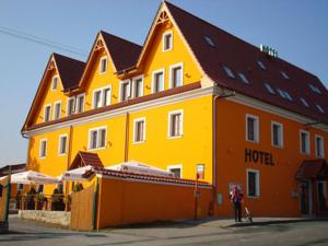 Hotel Vyzlovka in Kostelec nad Černými Lesy (ehem. Schwarzkosteletz)