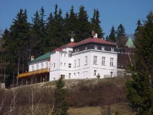Hotel Zámeček Janovičky in Broumov (ehem. Braunau)