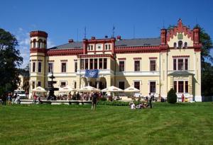 Westböhmische Kurorte:  Wohnen Sie in einem Schloss im Schlosshotel Mostov in stilv...