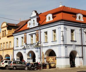 Hotel Zlatá Včela in Domažlice (ehem. Taus)