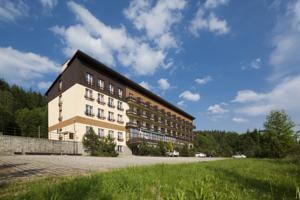 Gebiet um Pilsen:  Das Orea Hotel Špičák erwartet Sie 1.100 m über dem Mee...