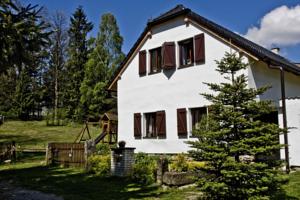 Südböhmen:  Die Penzion Albeř mit Grillplatz und Gartenblick begrüßt...