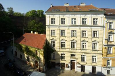 Apartments Vysehrad With Free Parking in Prag