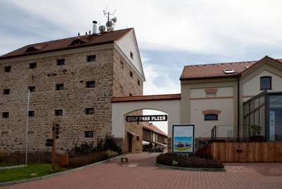 Golf Hotel in Dýšina