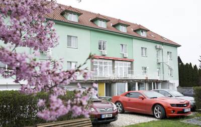 Hotel Atrium in Výškov