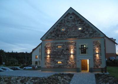 Hotel Barokni Spejchar in Tlučná