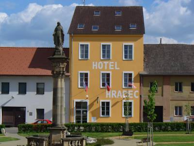 Hotel Hradec in Mlázovice