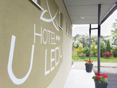 Hotel U Ledu in Velké Popovice