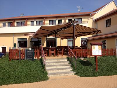 Hotel U Zlaté Rybky in Výškov