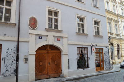 U Cervene Zidle Hotel in Prag