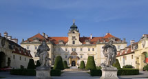 Architektur Mähren-Schlesien: Opava, Kurort Klimkovice, Schloss Bruntál - Baustile und Holzarchitektur