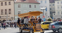 Partybus, Bier-Bike Tour und Kneipentouren: Parties in Prag und Tschechien feiern